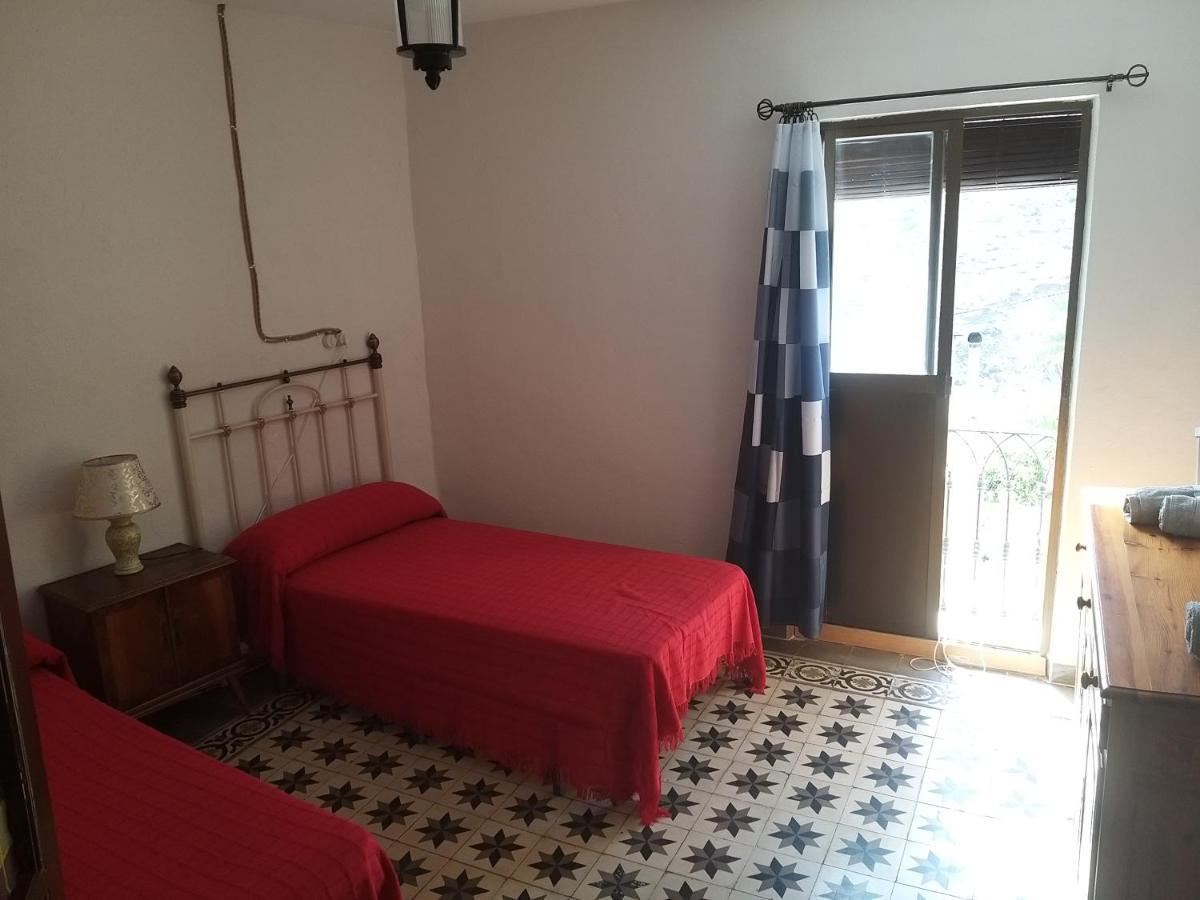 Pension La Fuente Abrucena ภายนอก รูปภาพ